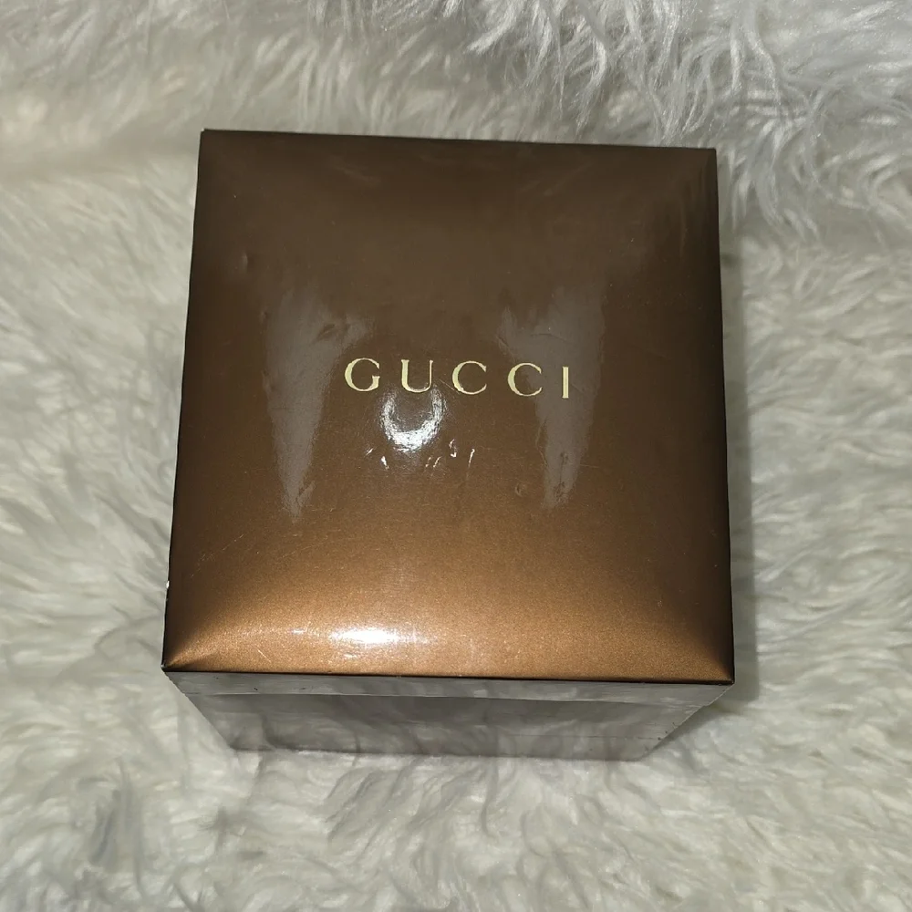 Gucci Women's Watch in Silver - Picture 4 of 6
